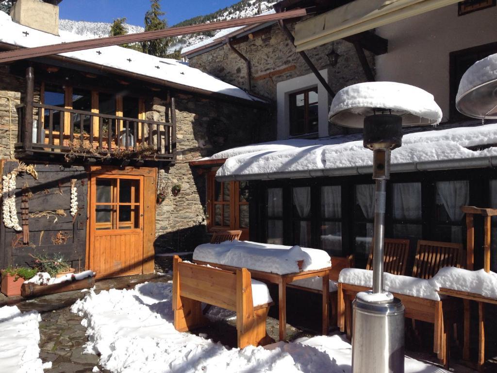 Hotel Can Borrell Meranges Kültér fotó